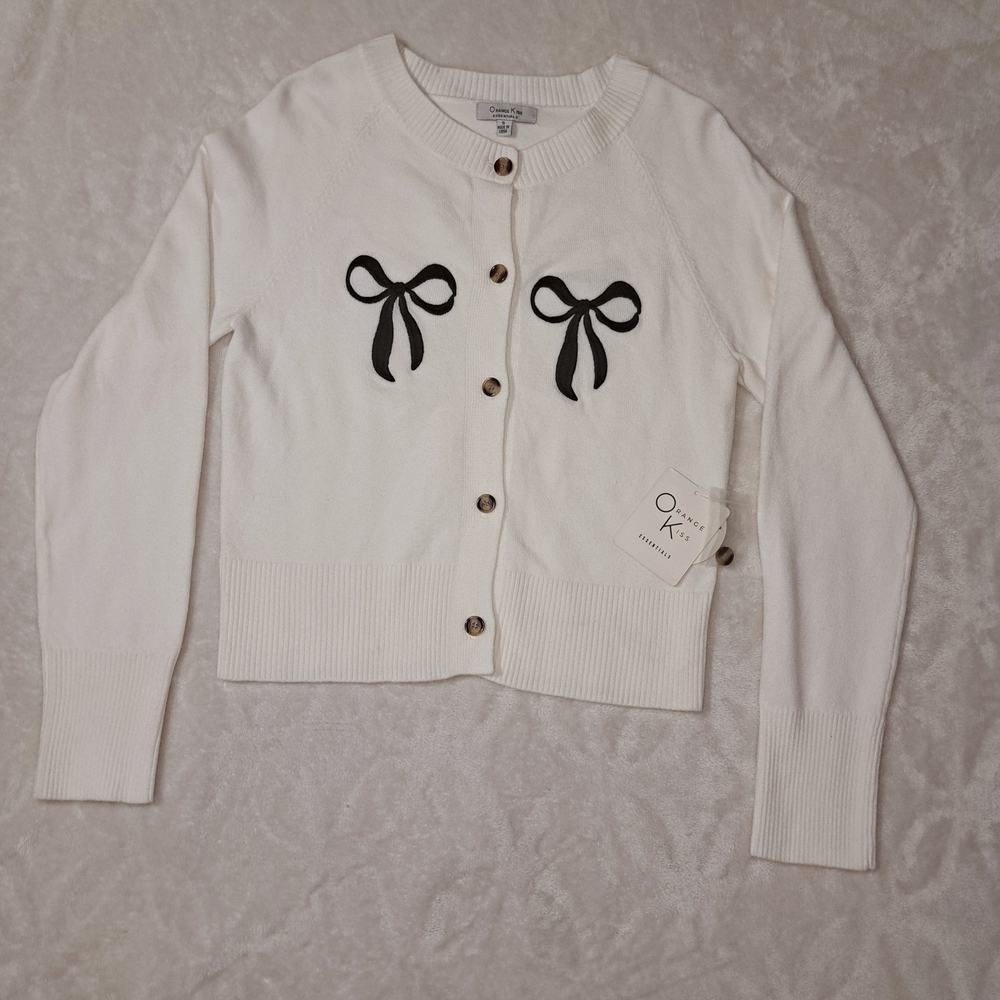 OrangeKissEssentials White And Black Bow Cardigan